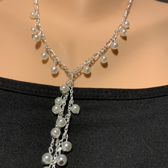 Silver plated chain with pearl beads necklace - Picture 3 of 3